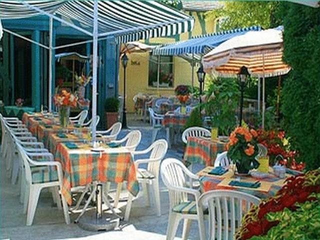 Logis Hotel Le Pan De Bois Bréviandes Extérieur photo