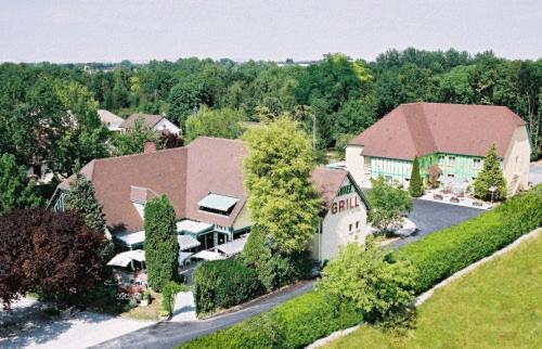 Logis Hotel Le Pan De Bois Bréviandes Extérieur photo
