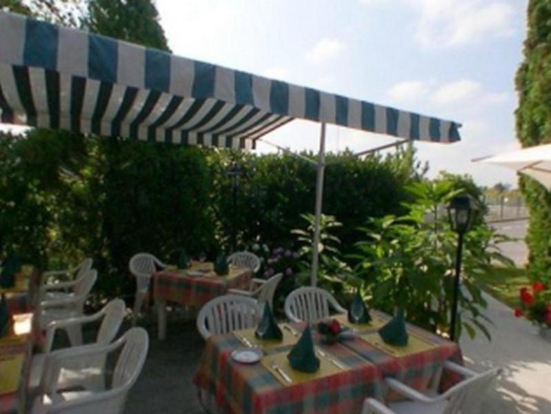 Logis Hotel Le Pan De Bois Bréviandes Extérieur photo